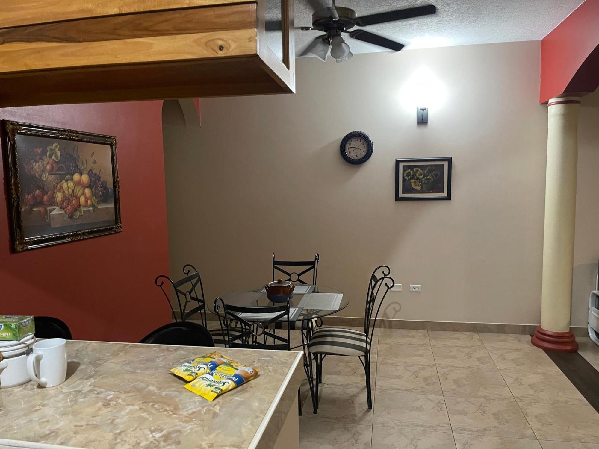 Le Quad - One Bedroom & Studio Apt - Private, Spacious & Secured Kingston Extérieur photo
